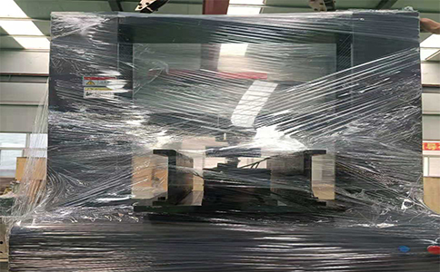 客戶訂購集裝箱用板材抗折試驗機打包發貨
